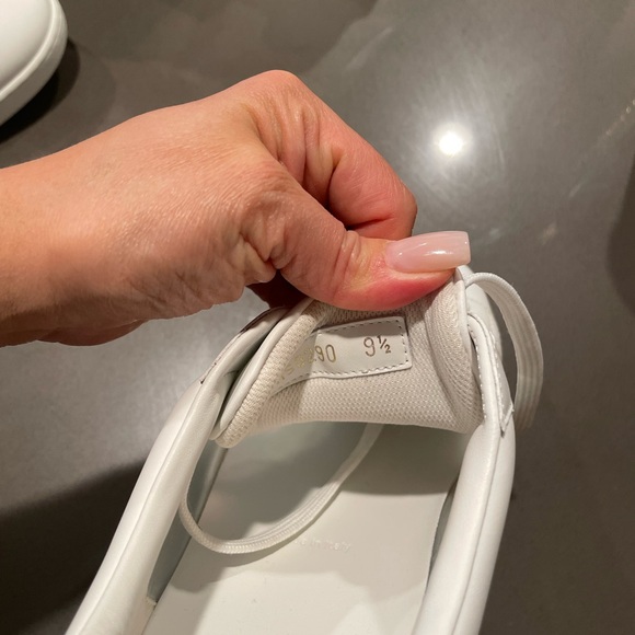 New and Authentic louis vuitton 1a8mak luxembourg sneakers in size 39.5 - Picture 14 of 15